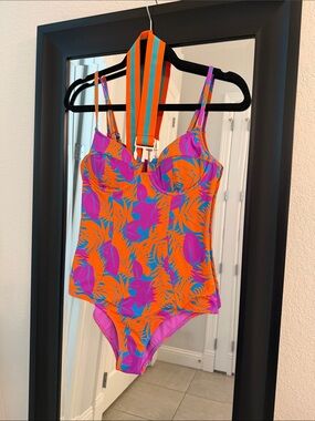 Vetchy Montego One Piece w/Underwire & Belt
